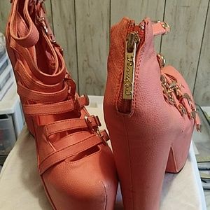 Women platform shoe